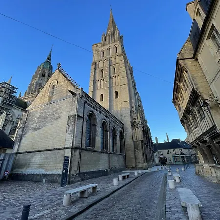 Les Chanoines Cathedrale アパート バイユー